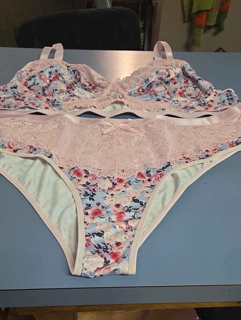 NWT Floral Lace Bralette & Bikini Set - Pink Floral